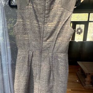 Designer Hanii Y sleeveless wool green/gold metallic dress. Size 40 .